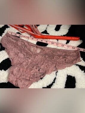 Marilyn Monroe Floral Lace Hipster Panty in Mauve